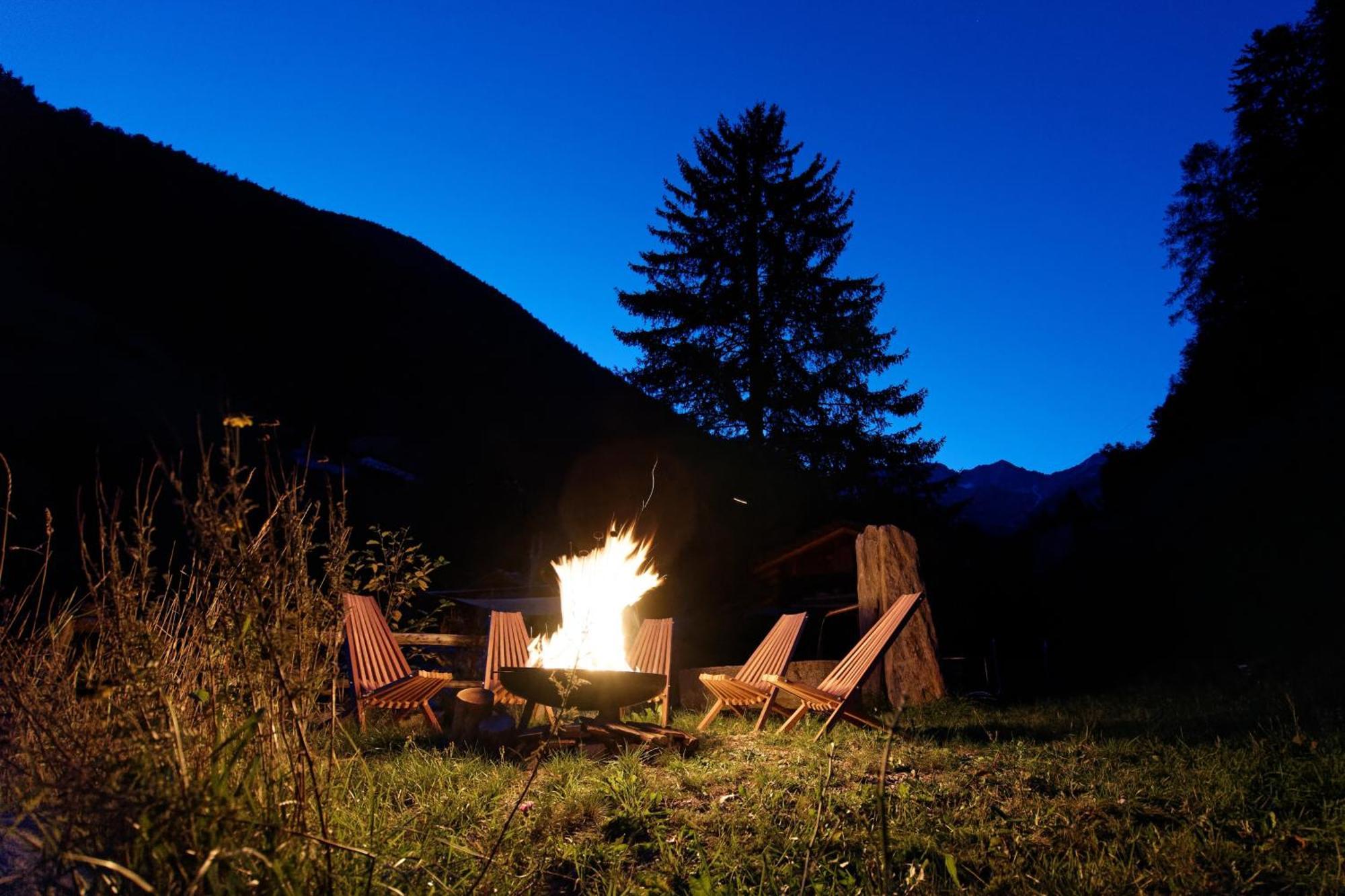 Enzianhof - Nature Apartments Ahrntal Bagian luar foto