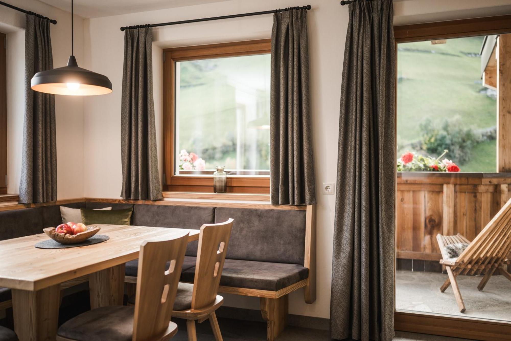 Enzianhof - Nature Apartments Ahrntal Bagian luar foto