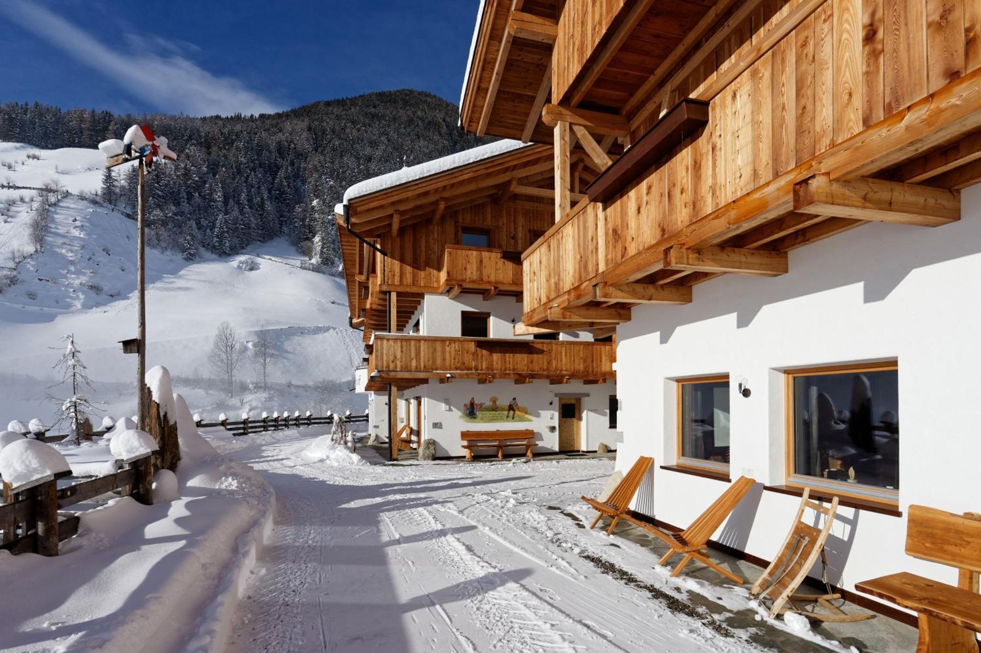 Enzianhof - Nature Apartments Ahrntal Bagian luar foto