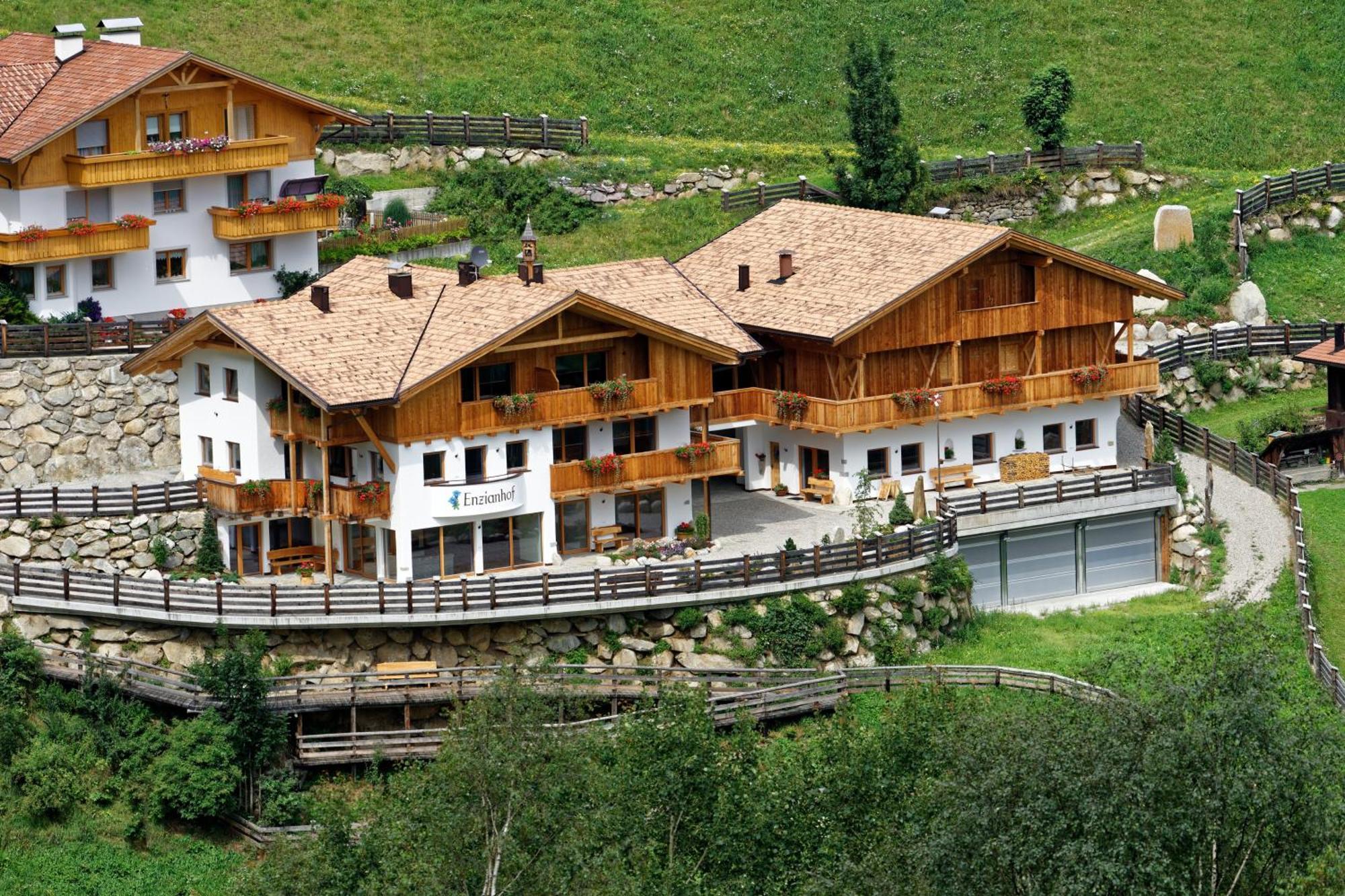 Enzianhof - Nature Apartments Ahrntal Bagian luar foto